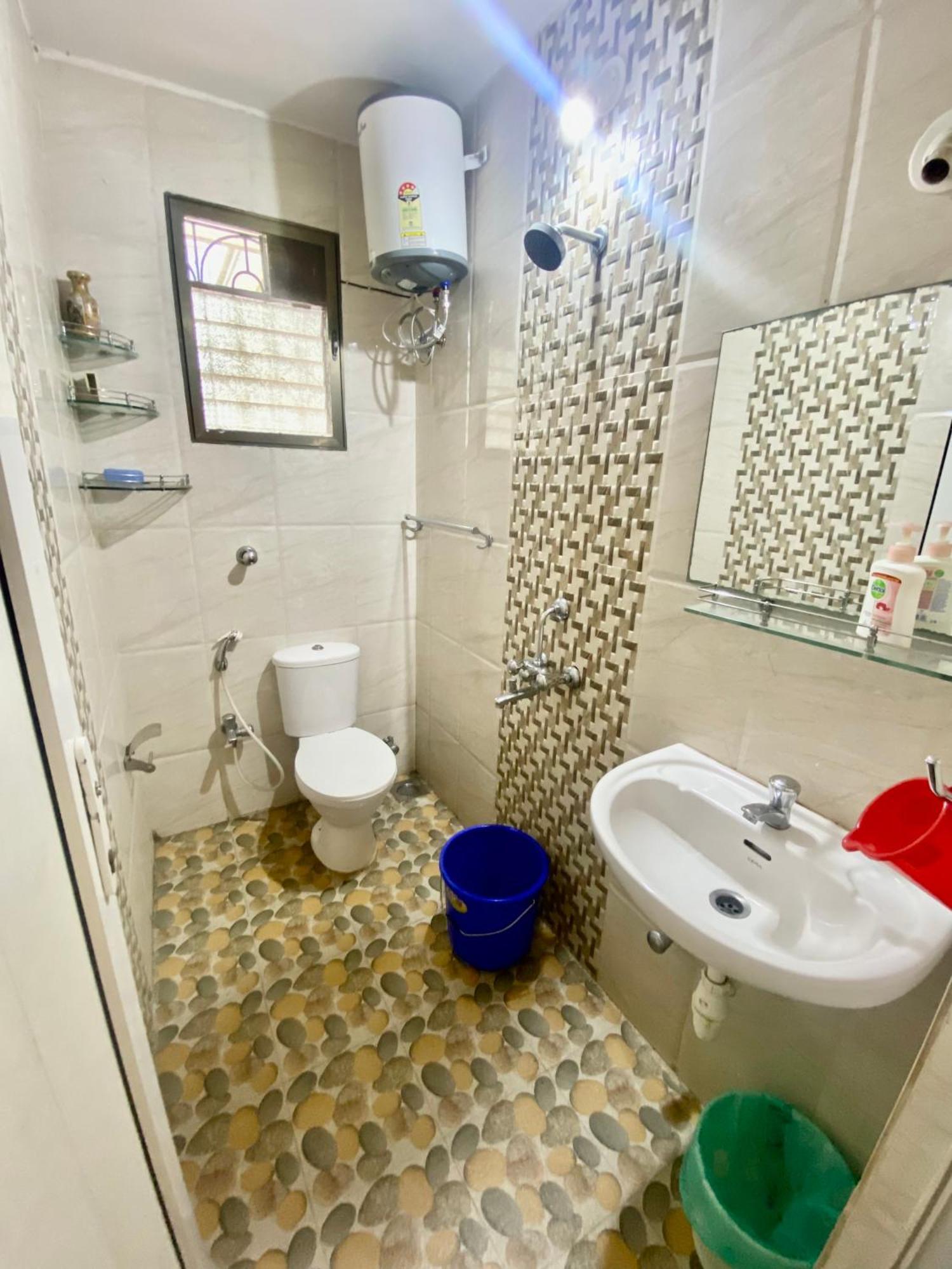 Luxurious 2bhk Serviced 5 Mins Walk From Goa *