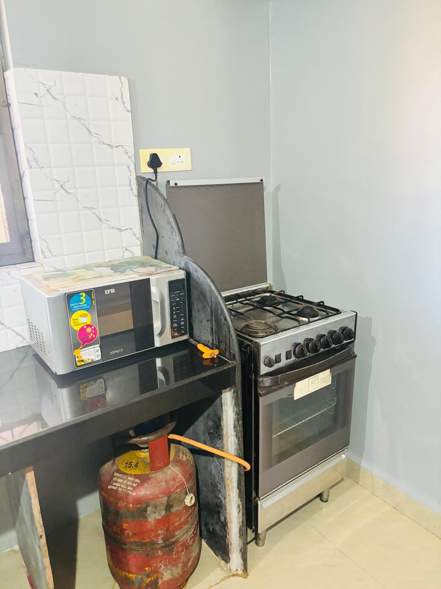 Apartment Luxurious 2bhk Serviced 5 Mins Walk From Goa