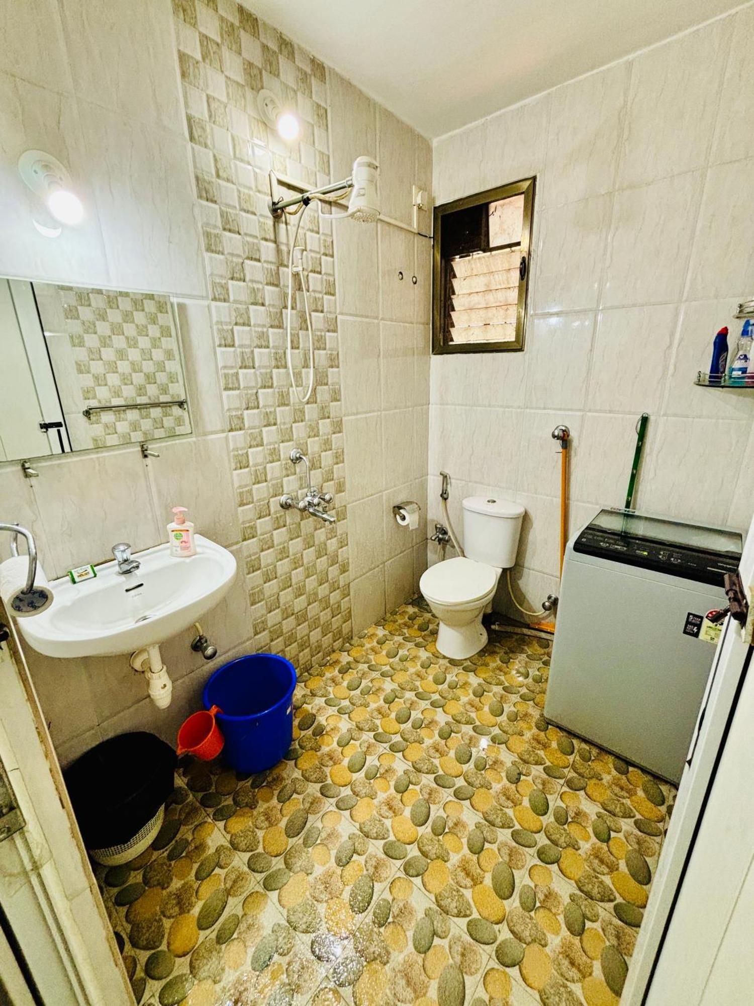 Luxurious 2bhk Serviced 5 Mins Walk From Goa